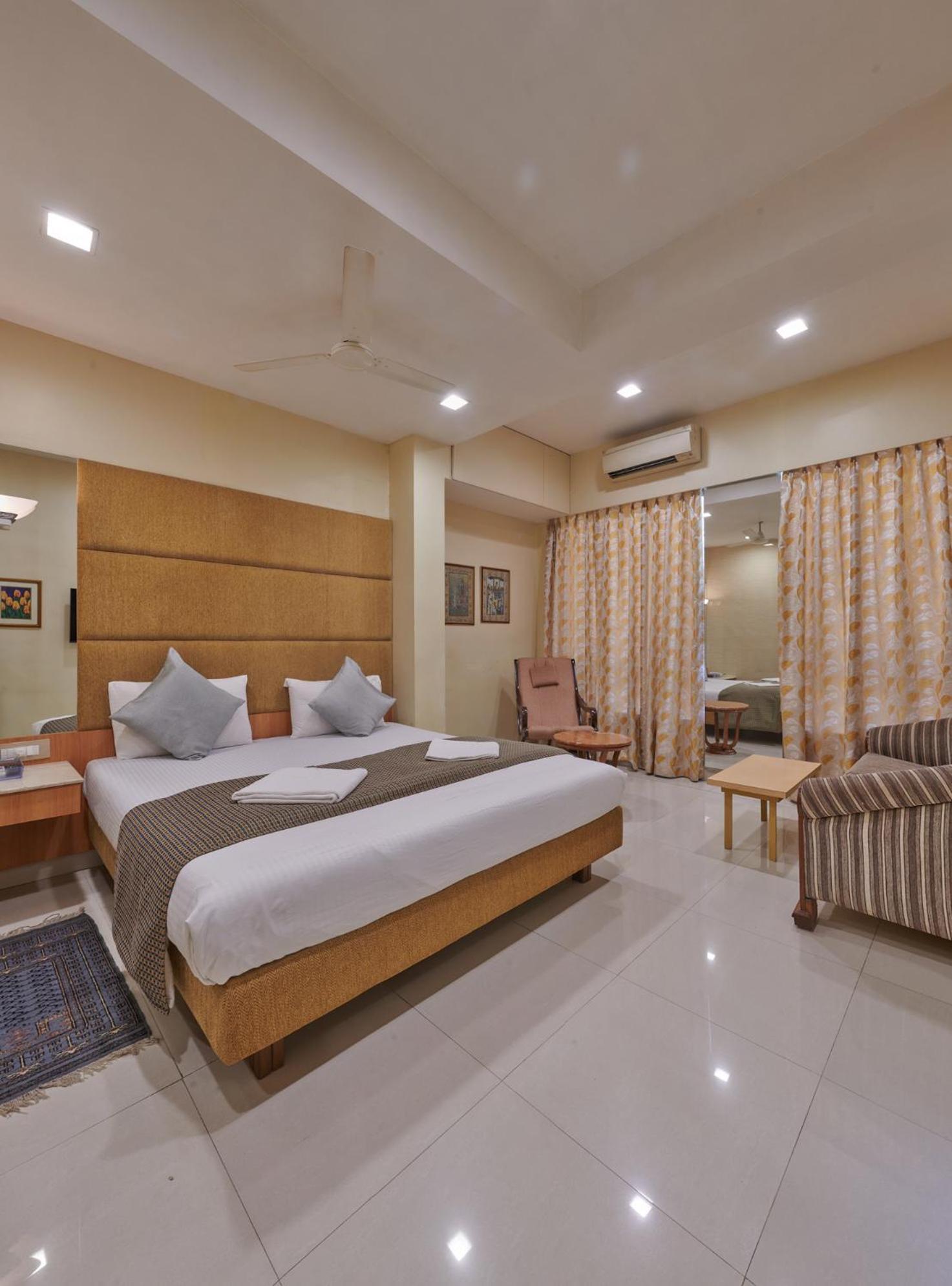 Bentley Hotel Marine Drive Bombay Exterior foto